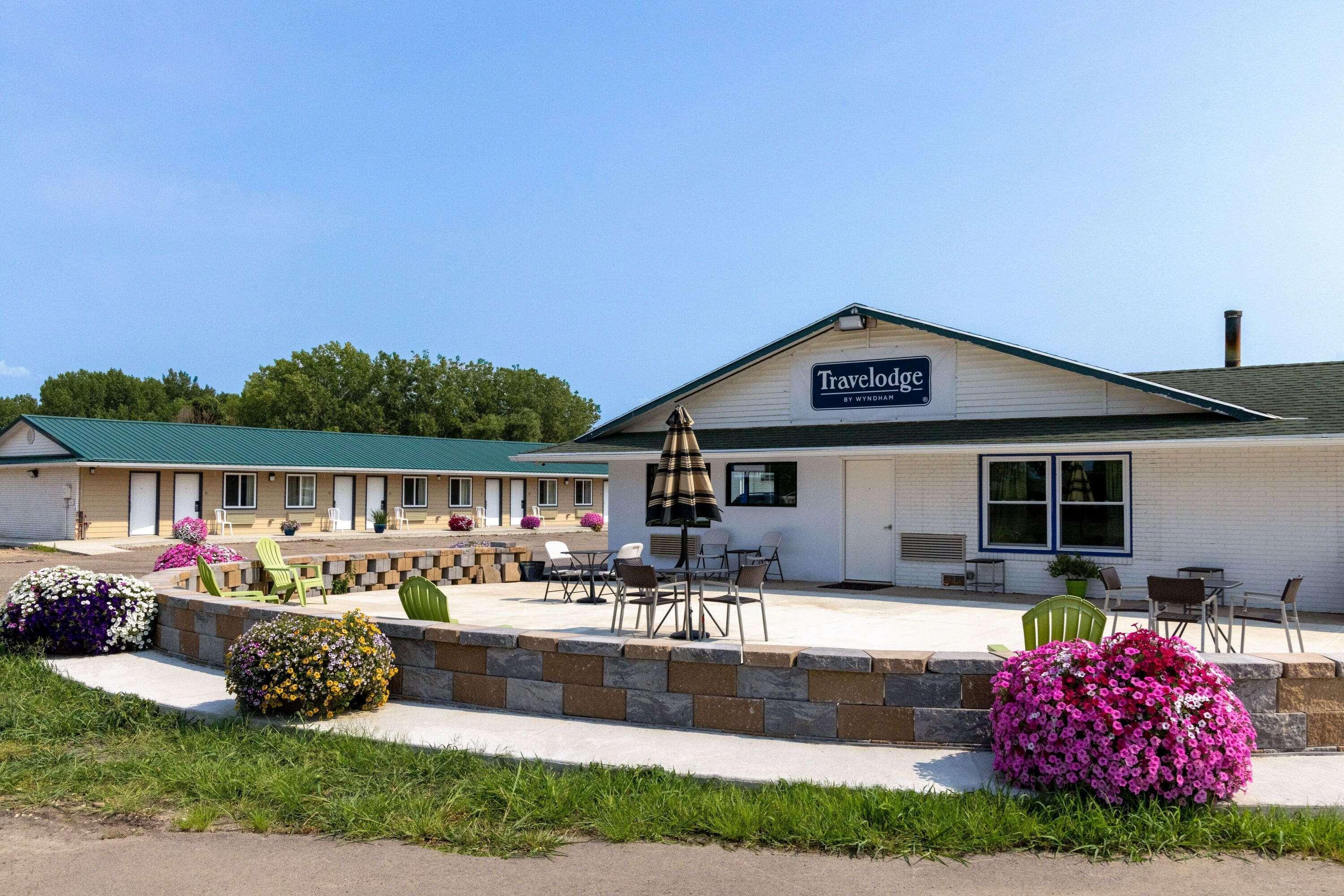 Travelodge By Wyndham Spirit Lake/Okoboji Exterior photo